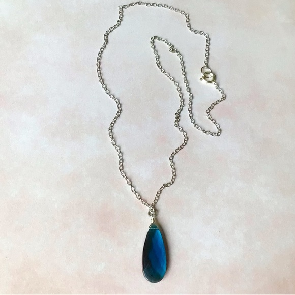 Sundance Charm handcrafted Necklace - Picture 5 of 9